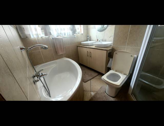 3 BEDROOM TOWNHOUSE FOR SALE IN EMFULENI GOLF ESTATE